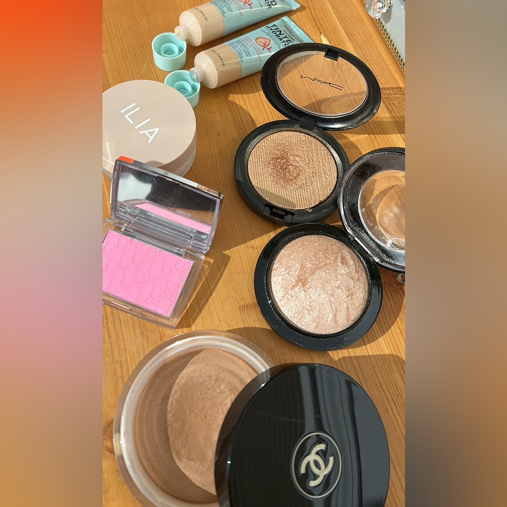 BRAND NEW HIGH END MAKEUP